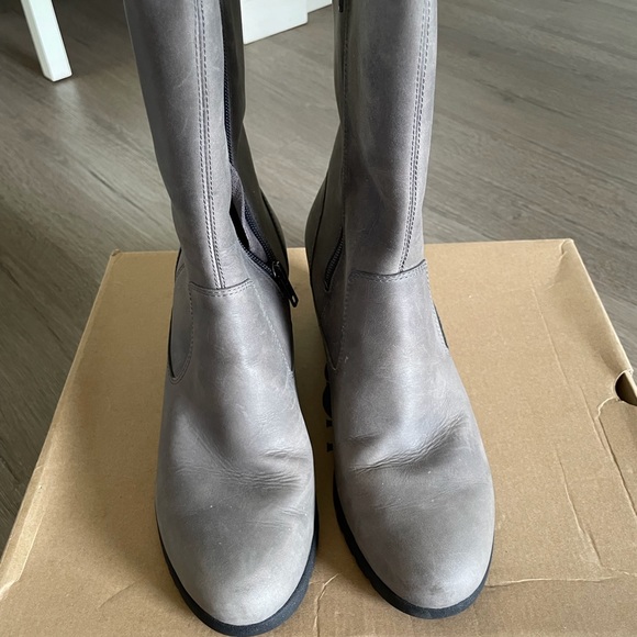 UGG Joely Boot - Picture 3 of 6